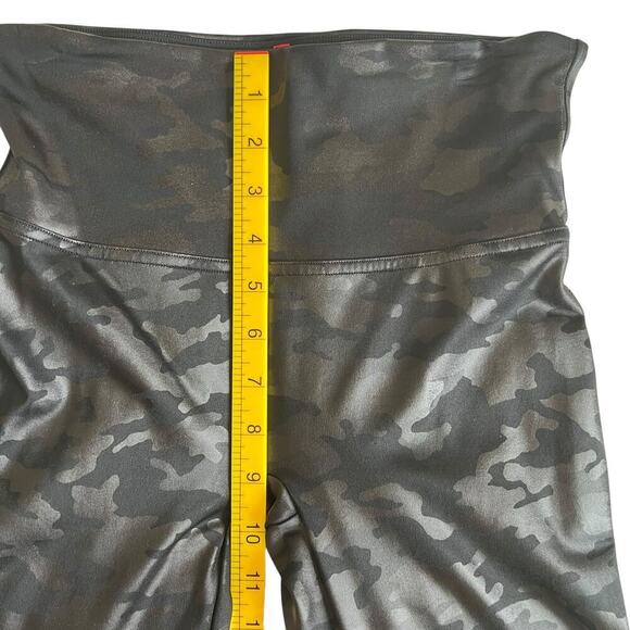 Spanx Women’s Camo Faux Leather Leggings Medium High Rise Shaping Compression - Picture 6 of 7